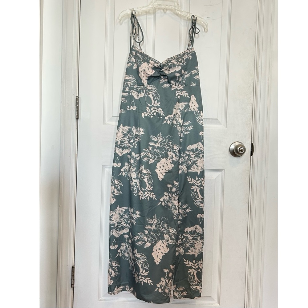 ✨ Cider Green and White Floral Midi Dress